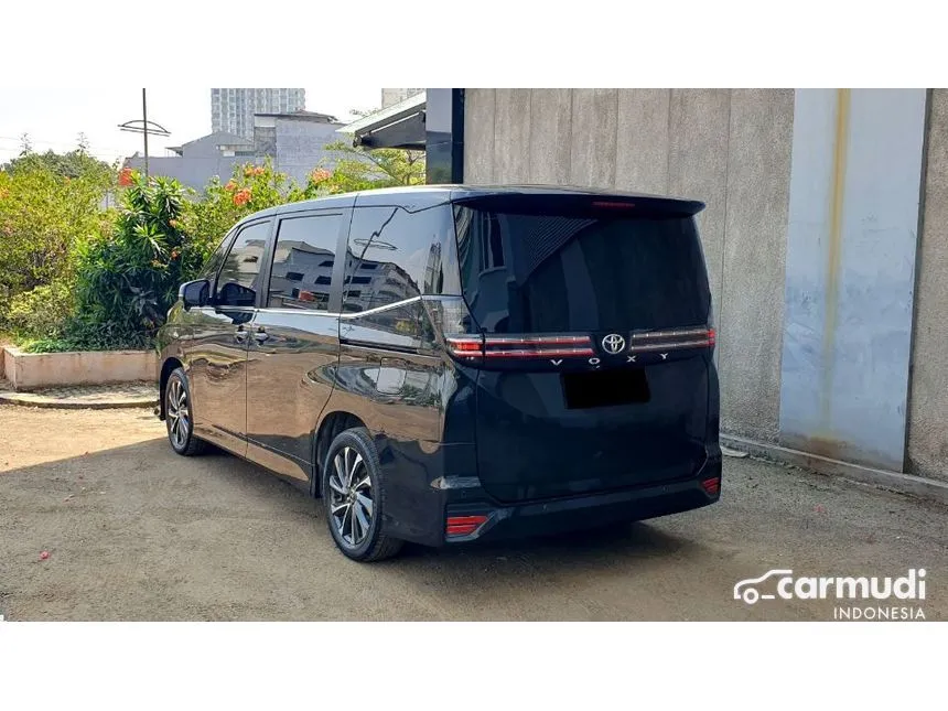 2022 Toyota Voxy MPV