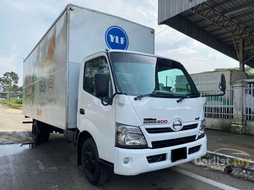 2014 Hino WU710 Lorry