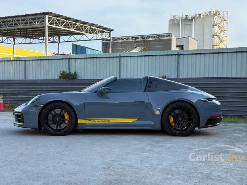 2023 Porsche 911 Targa 4 GTS Convertible