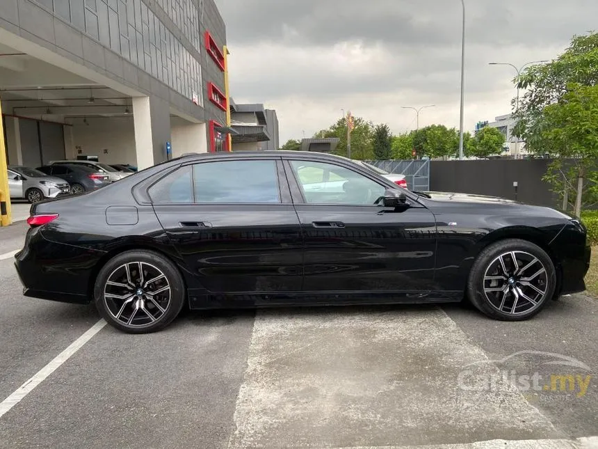 2023 BMW 750e xDrive M Sport Pure Excellence Sedan