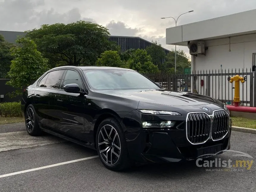 2023 BMW 750e xDrive M Sport Pure Excellence Sedan