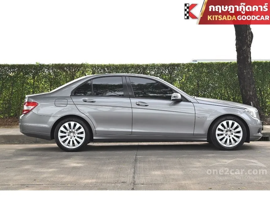 2011 Mercedes-Benz C200 Elegance BlueEFFICIENCY Sedan