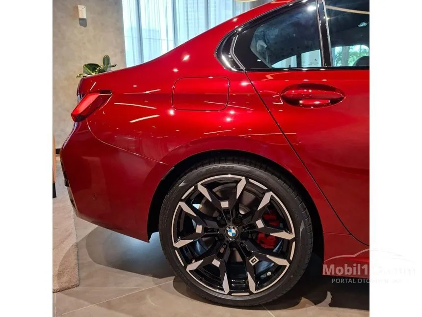 2025 BMW 330i M Sport Pro Sedan