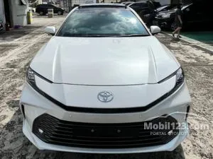 2025 Toyota Camry 2.5 Hybrid Sedan