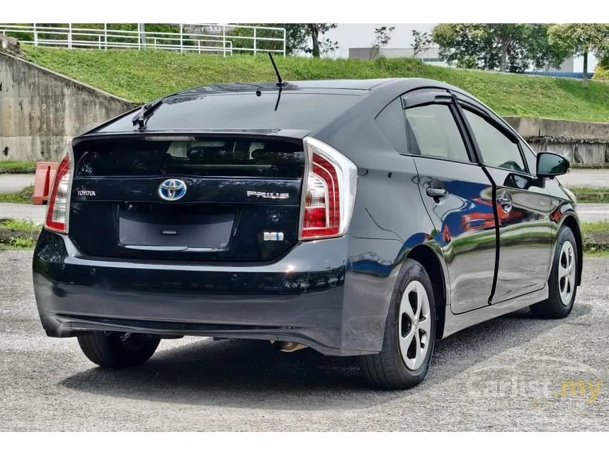 2012 Toyota Prius Luxury Hatchback