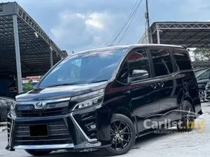 2019 Toyota Voxy 2.0 ZS Kirameki Edition MPV // Sunroof & Moonroof // Dual Power Sliding Door // Android Player // Reverse Camera // Facelift Model //