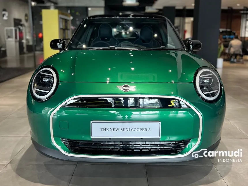 2024 MINI Cooper Cooper SE Hatchback