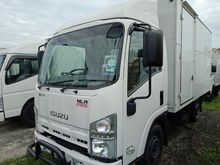 2014 Isuzu box with Tilft 12ft