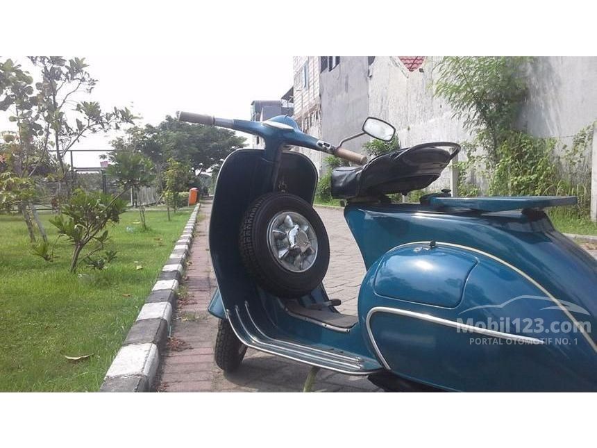 Jual Motor  Vespa  Super 1965 0 2 di Jawa Timur Manual Biru 