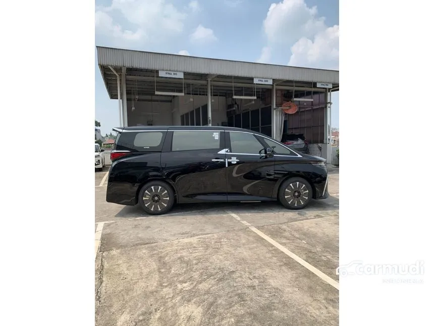 2024 Toyota Alphard HEV MPV