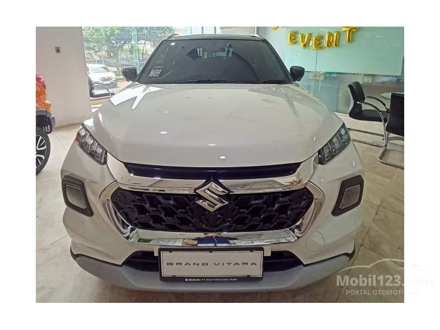 Jual Mobil Suzuki Grand Vitara 2024 MHEV GX Two Tone 1.5 di Banten Automatic SUV Putih Rp 322.000.000
