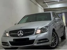 LOCAL Mercedes-Benz C200 1.8 Elegance CGI Sedan 2011