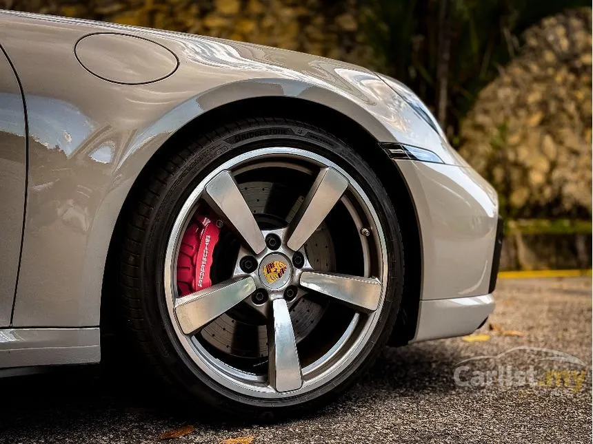 2024 Porsche 911 Turbo S Coupe