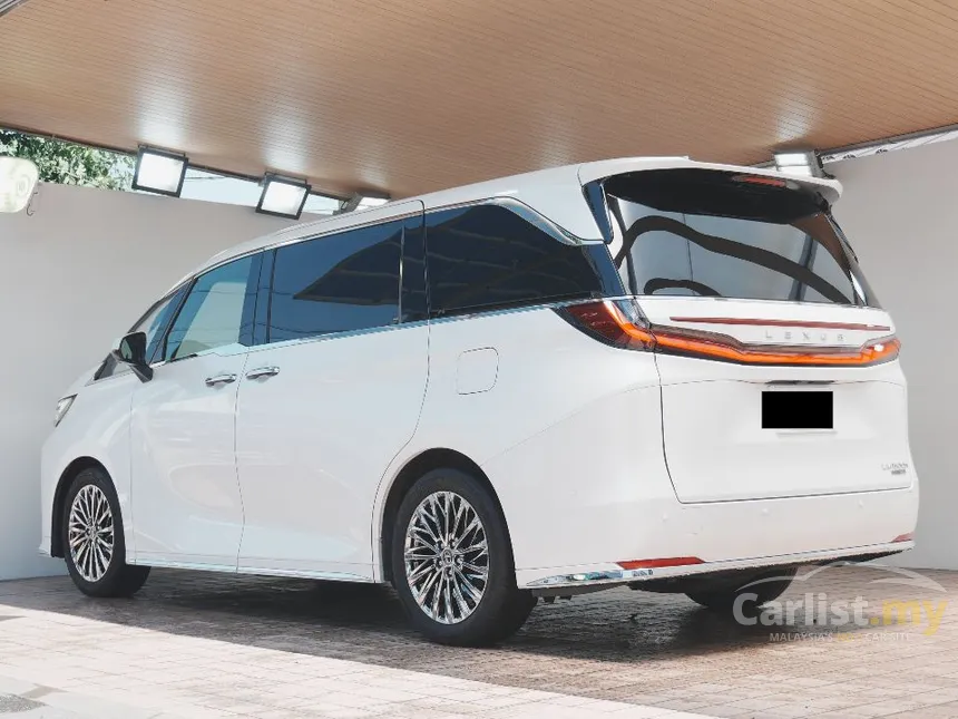 2024 Lexus LM 500h Version L 6 Seater MPV