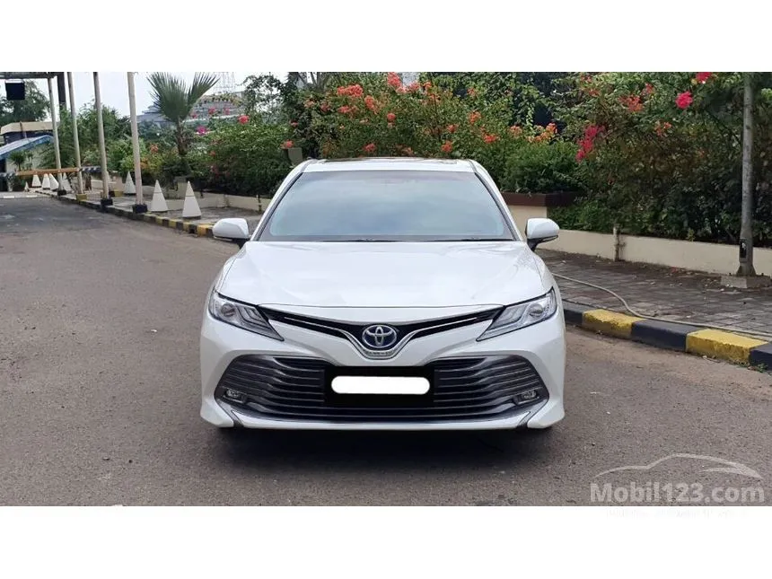 Jual Mobil Toyota Camry 2019 HV 2.5 di DKI Jakarta Automatic Sedan Putih Rp 455.000.000