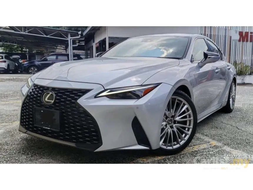 2021 Lexus IS 300 Luxury Sedan
