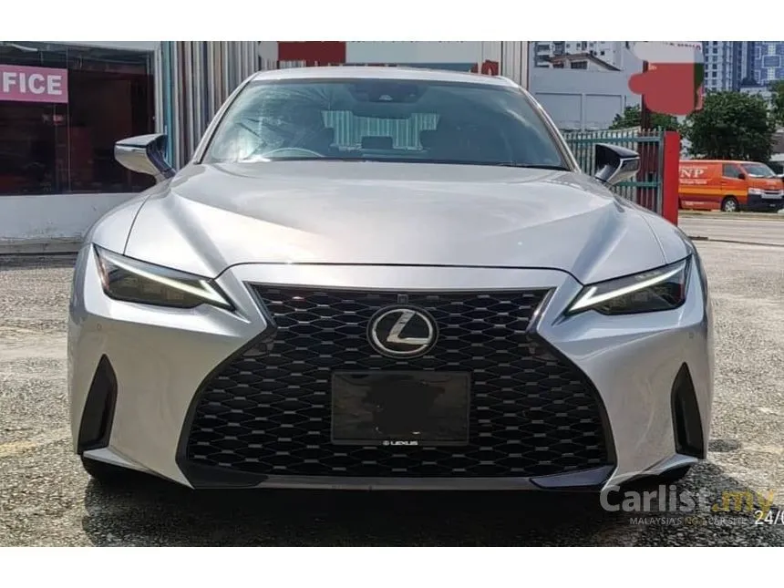 2021 Lexus IS 300 Luxury Sedan