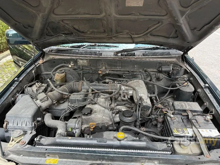 1996 Toyota Hilux Dual Cab Pickup