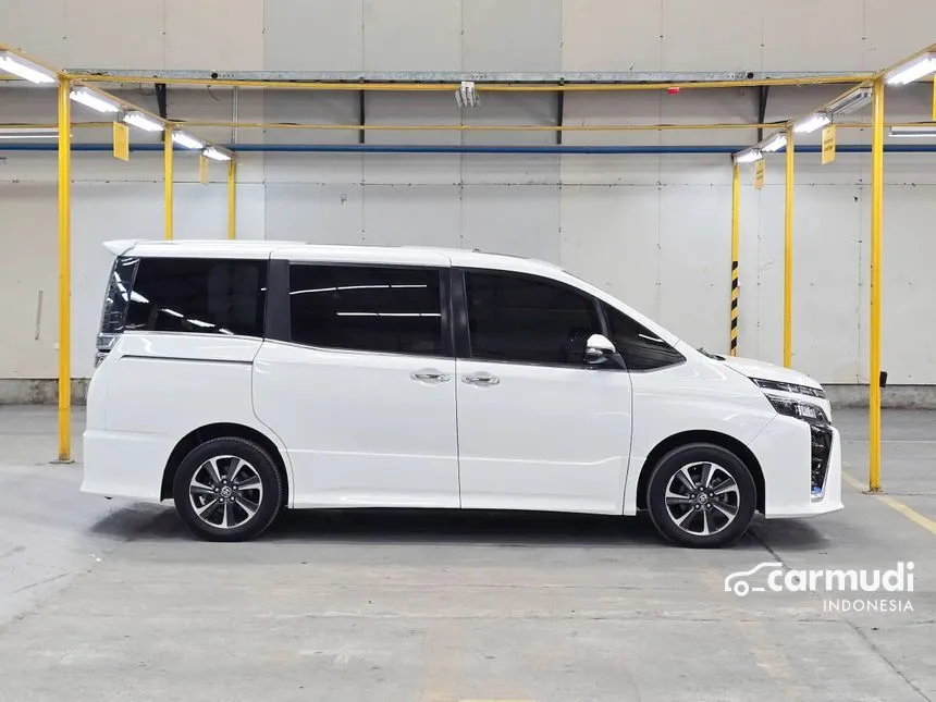 2020 Toyota Voxy MPV