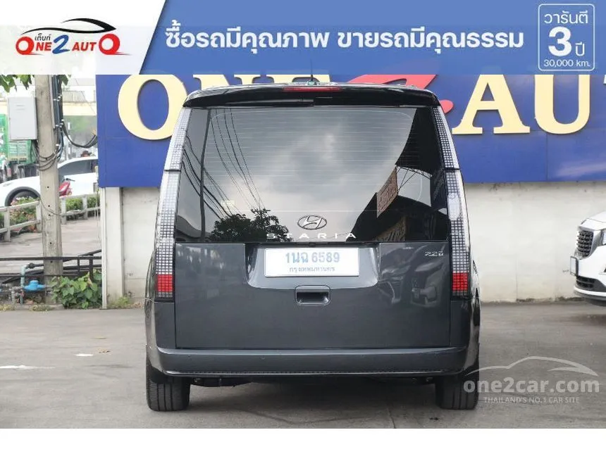 2024 Hyundai Staria Premium with sunroof Van