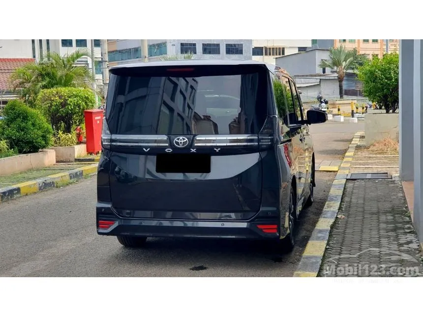 2022 Toyota Voxy (Non Premium Color) MPV