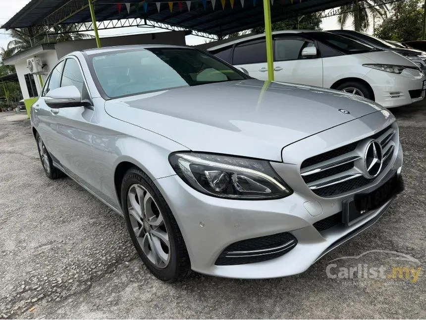 2015 Mercedes-Benz C200 Sedan