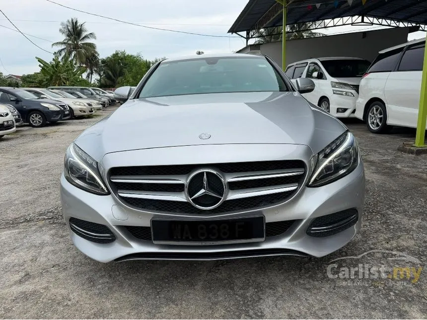 2015 Mercedes-Benz C200 Sedan
