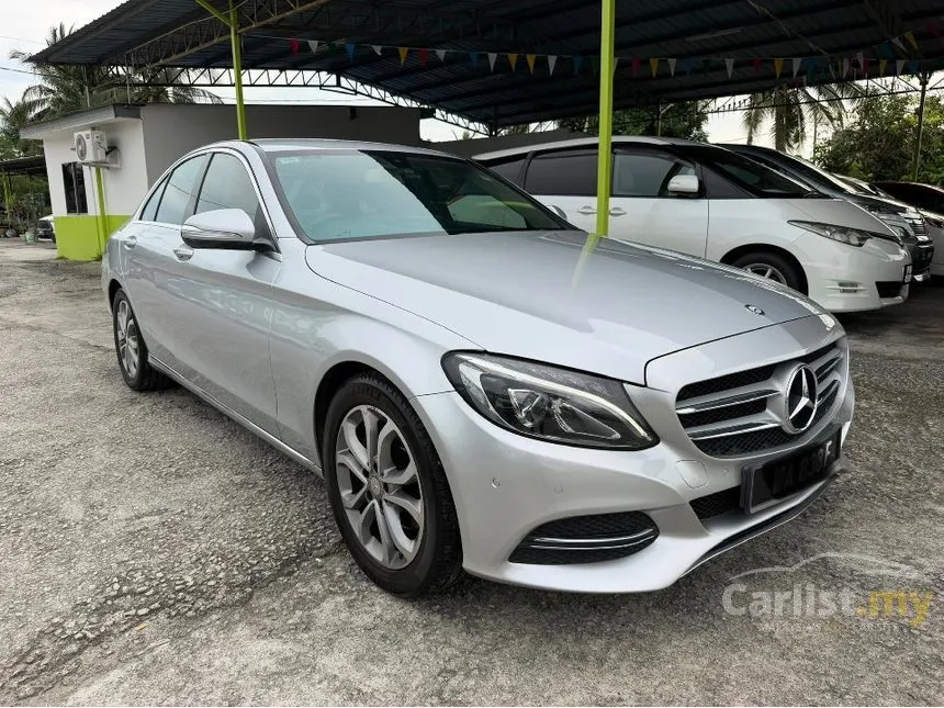 2015 Mercedes-Benz C200 Sedan