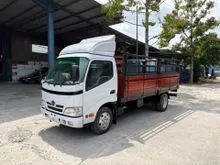 Unregistered Original 14.5 Kaki Hino XZU548 Wooden Cargo With Steel Pagar For Sell