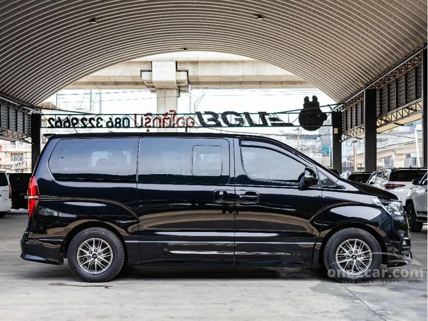 2021 Hyundai H-1 Elite Van