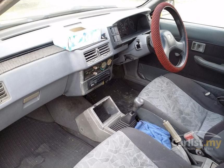 Proton Iswara 2002 1.5 in Kuala Lumpur Manual Sedan Yellow 