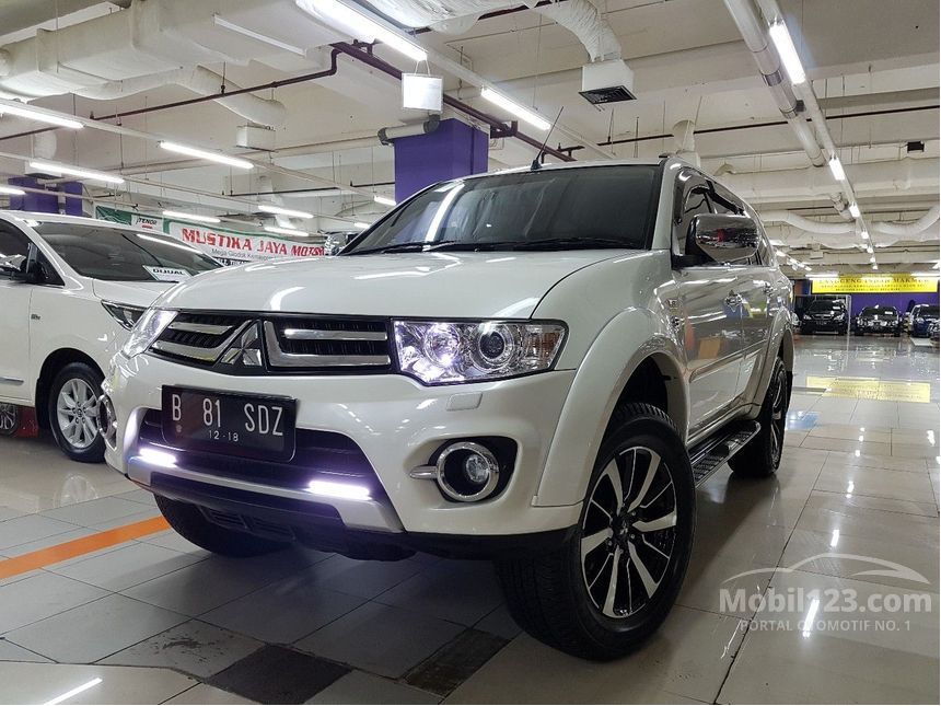 53 Gambar Mobil Pajero Sport Dakar 2013 Terbaru