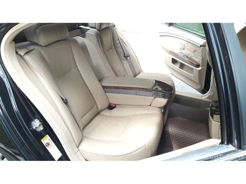 2004 BMW 730Li Sedan