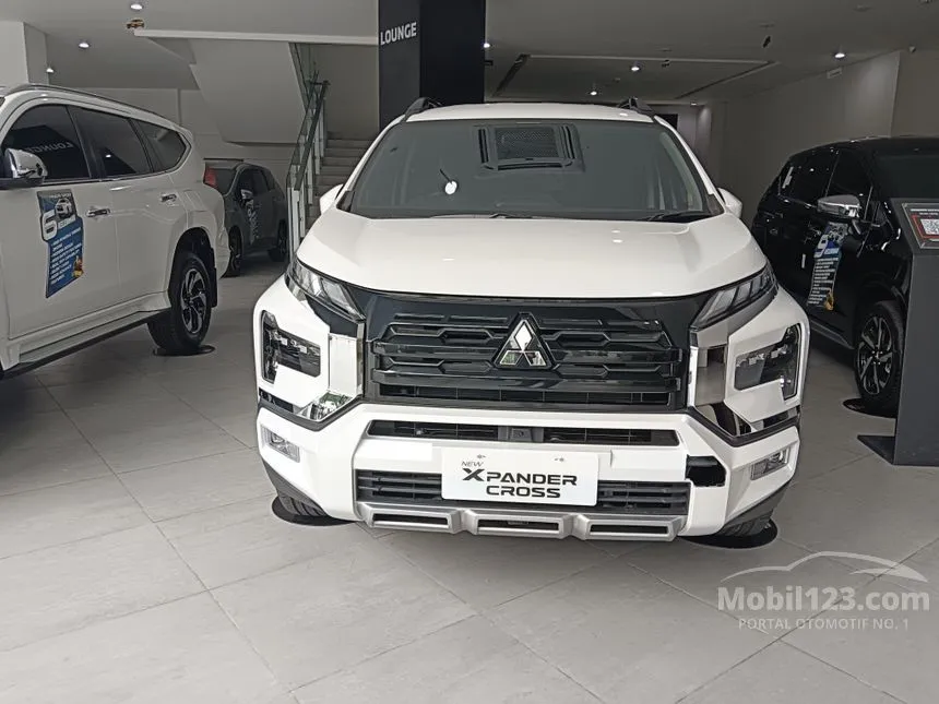 Jual Mobil Mitsubishi Xpander 2024 CROSS 1.5 di Jawa Barat Automatic Wagon Putih Rp 320.000.000