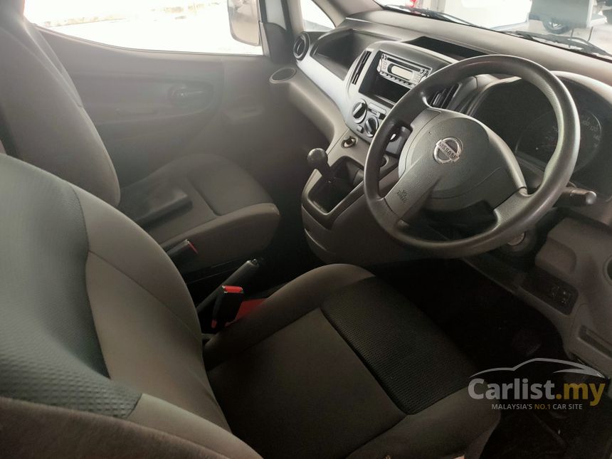 Nissan NV200 2017 Panel 1.6 in Kuala Lumpur Manual Van Beige for 