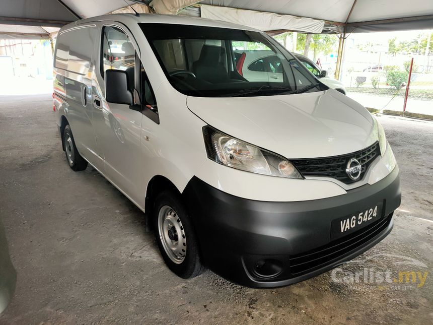 Nissan NV200 2017 Panel 1.6 in Kuala Lumpur Manual Van Beige for 