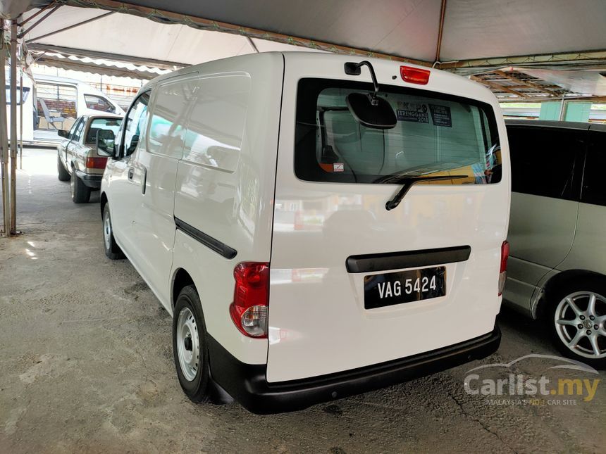 Nissan NV200 2017 Panel 1.6 in Kuala Lumpur Manual Van Beige for 