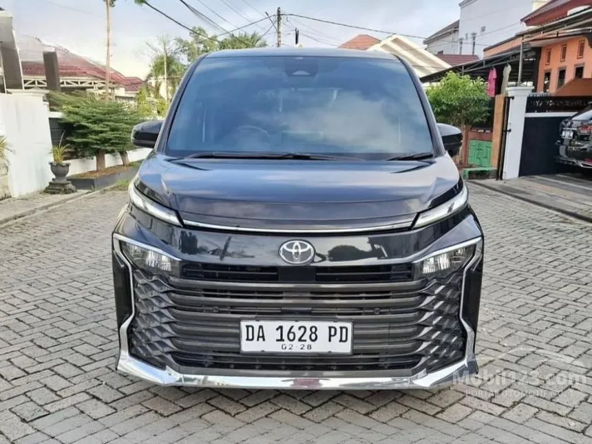 2022 Toyota Voxy MPV