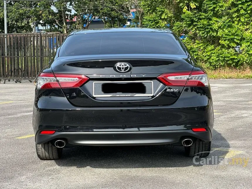2020 Toyota Camry V Sedan