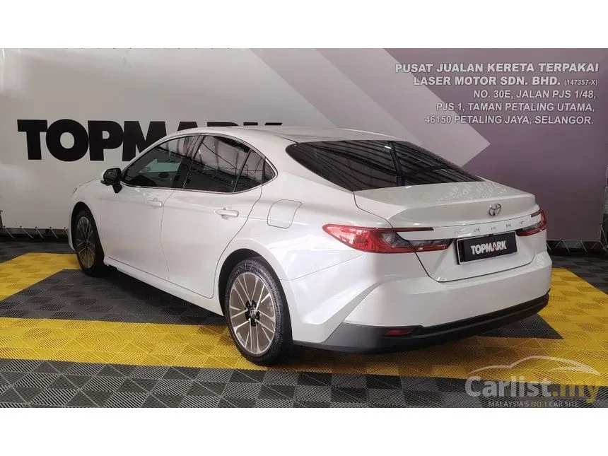 2025 Toyota Camry V Sedan