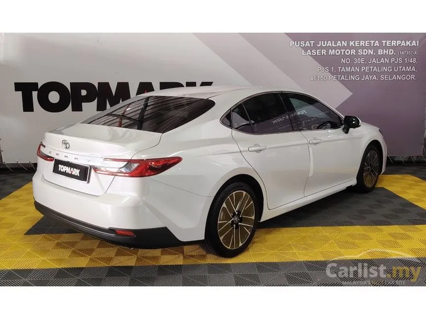 2025 Toyota Camry V Sedan
