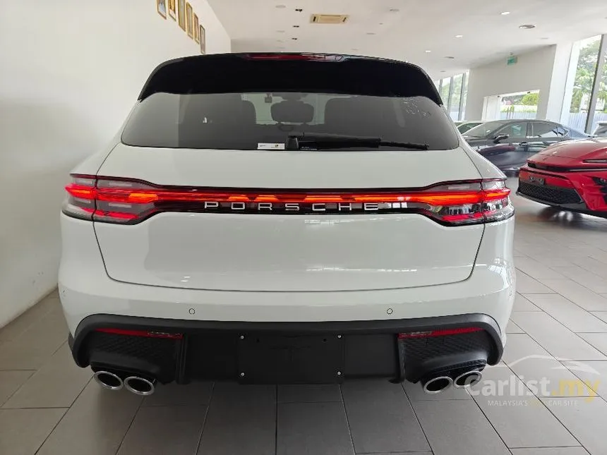 2022 Porsche Macan SUV