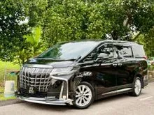 ON THE ROAD 2015 Toyota Alphard 2.5