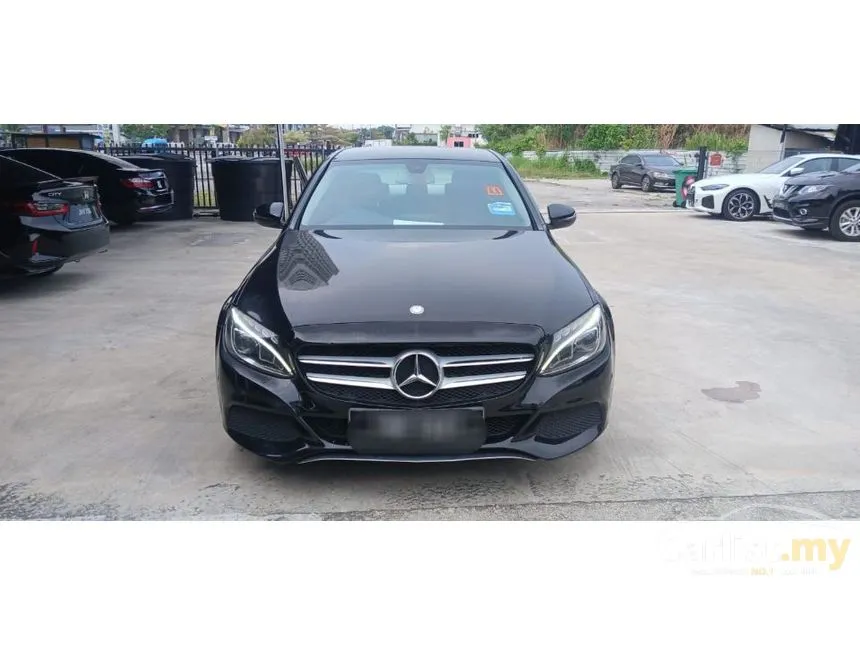 2015 Mercedes-Benz C200 Sedan