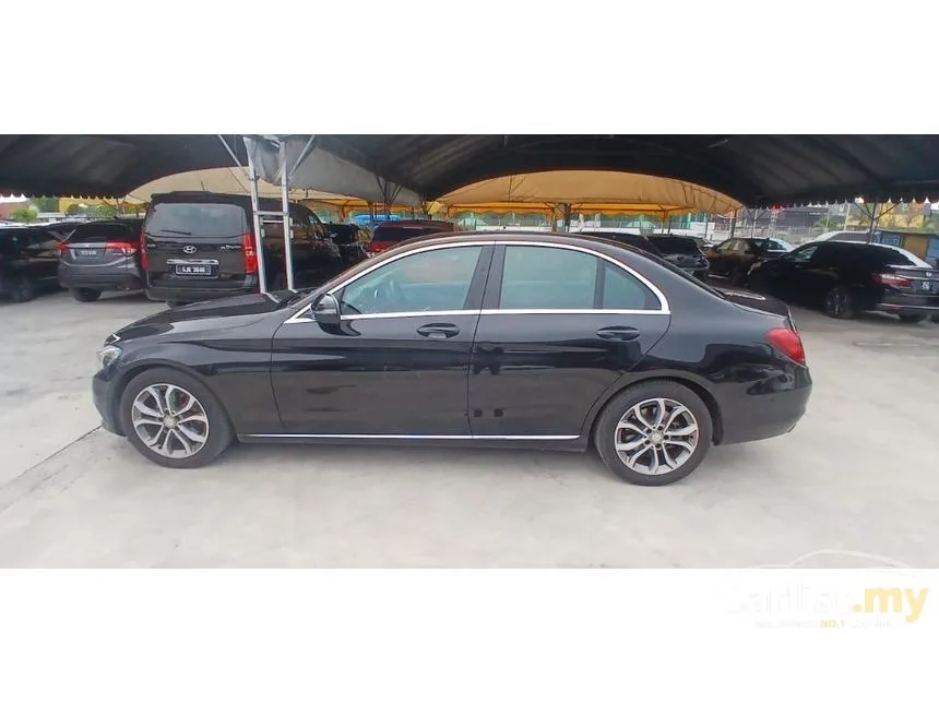 2015 Mercedes-Benz C200 Sedan