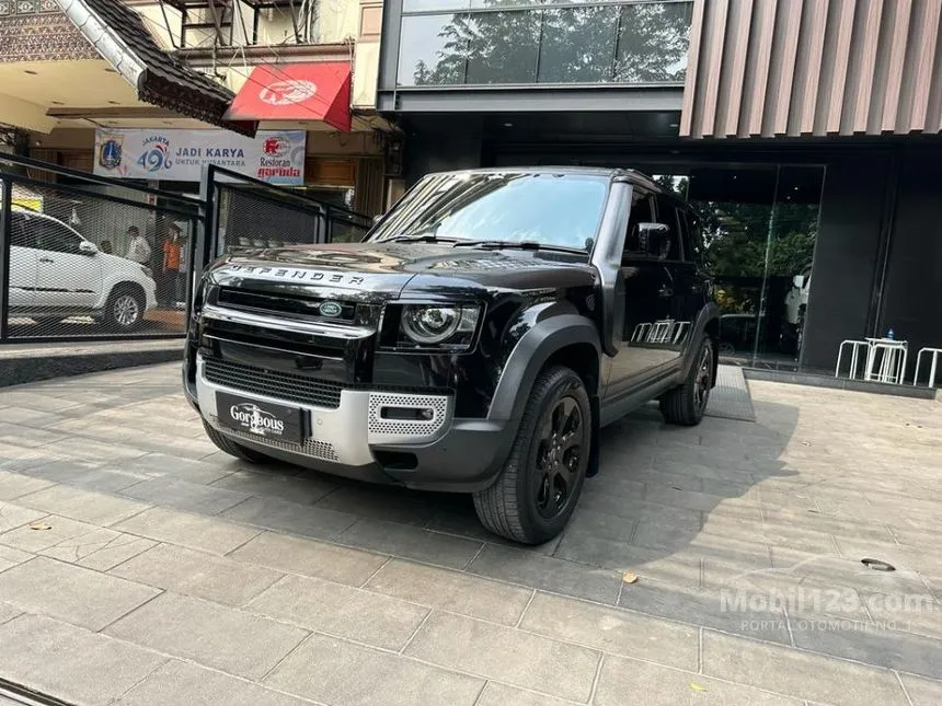 Jual Mobil Land Rover Defender 2020 110 P300 SE 2.0 di Jawa Barat Automatic SUV Hitam Rp 2.800.000.000