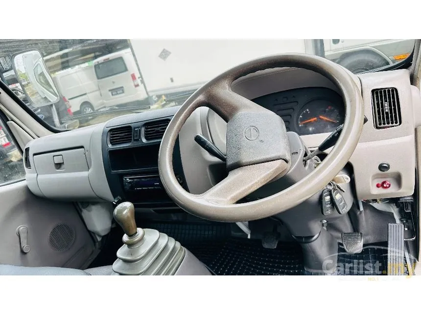 2012 Hino 300 Series WU302 ECO TURBO - WU302R-HKMLHD3 Lorry