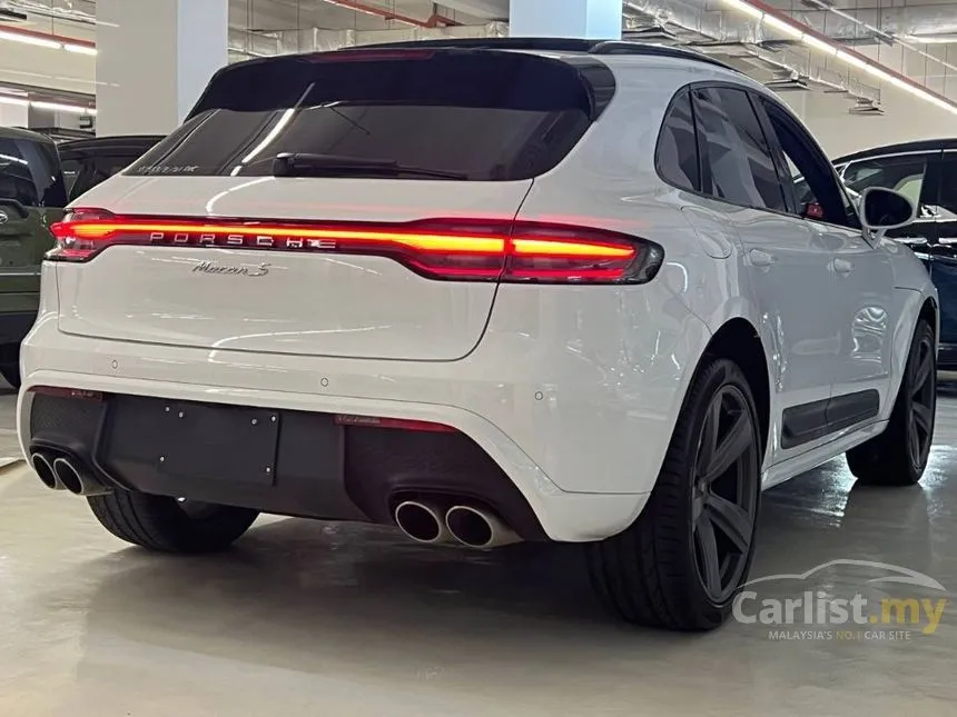 2021 Porsche Macan Turbo SUV