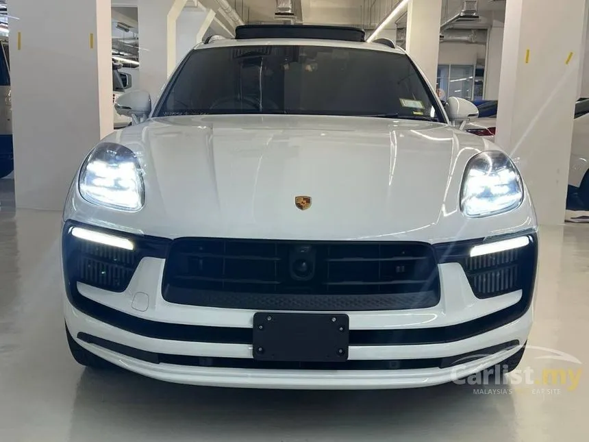 2021 Porsche Macan Turbo SUV