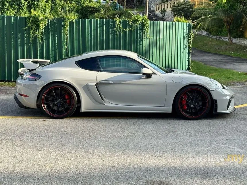 2021 Porsche 718 Cayman GT4 Coupe